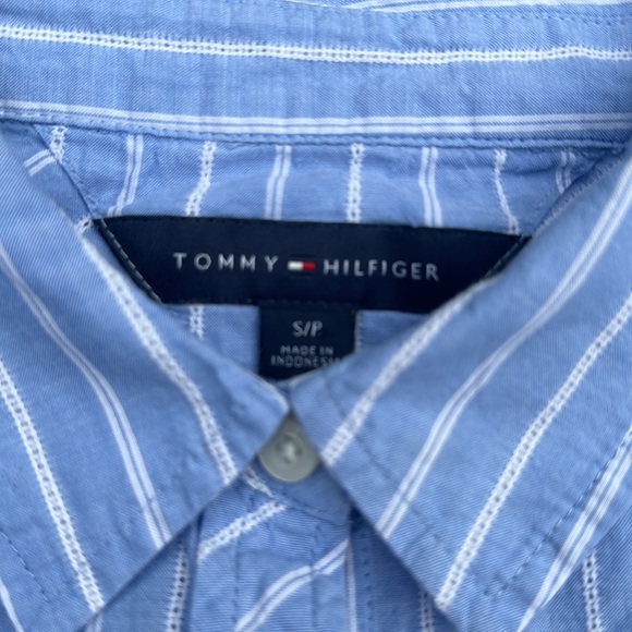 Tommy Hilfiger Shortsleeve buttonup shirt light blue w white stripes petite S - Picture 3 of 5